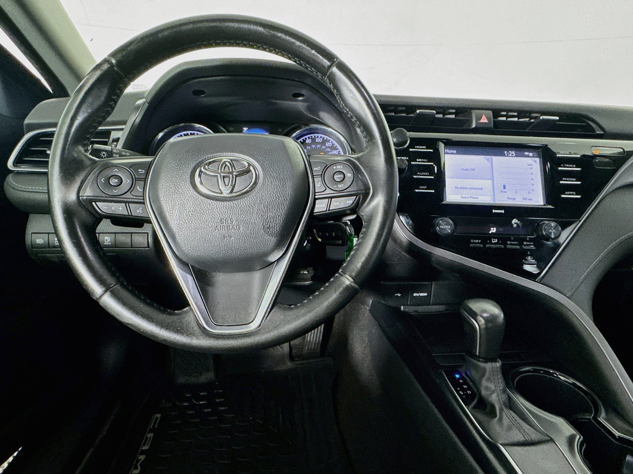 Used 2020 Toyota Camry SE FWD image 10