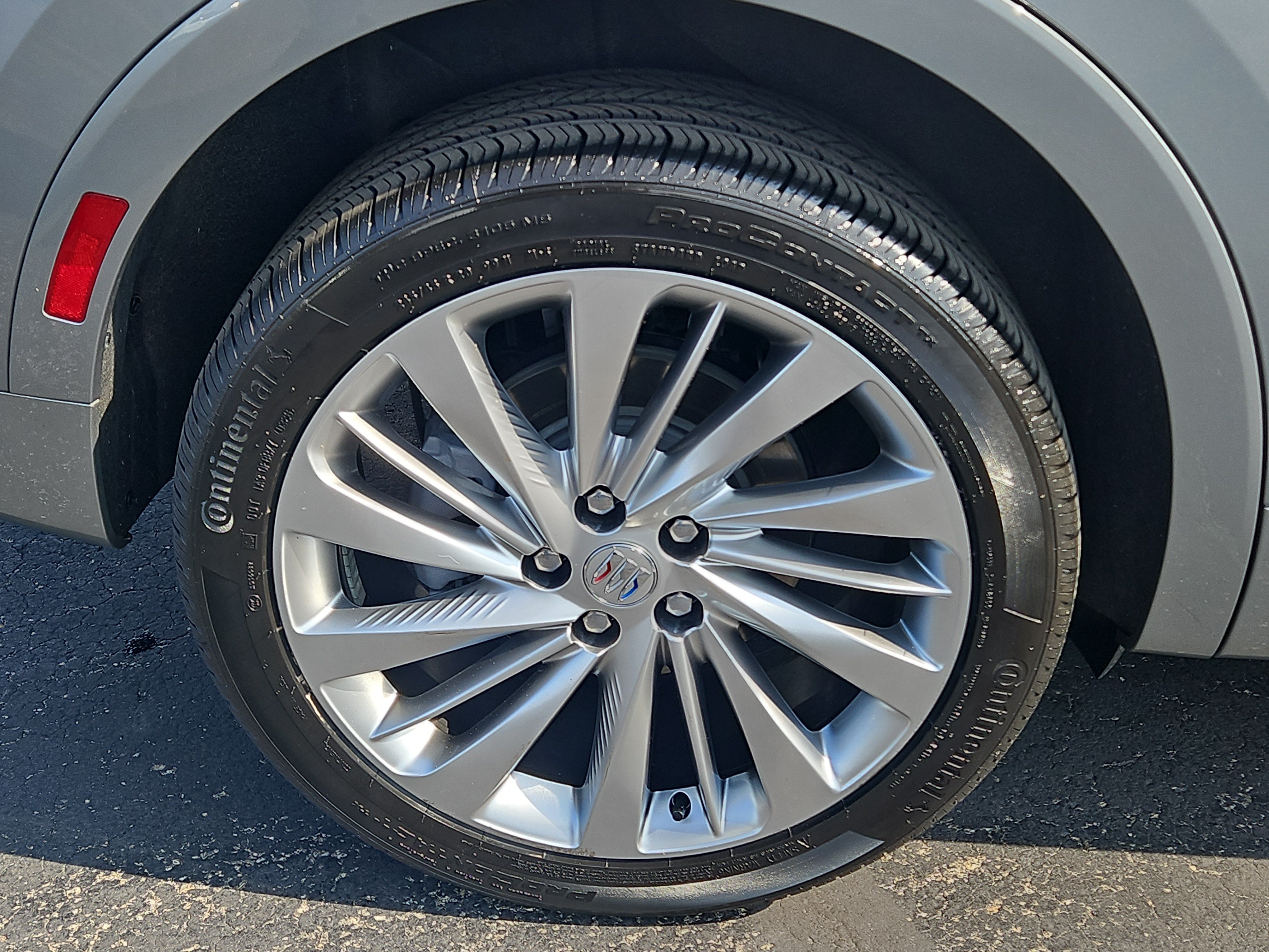 Used 2025 Buick Envision Avenir AWD/4WD image 5