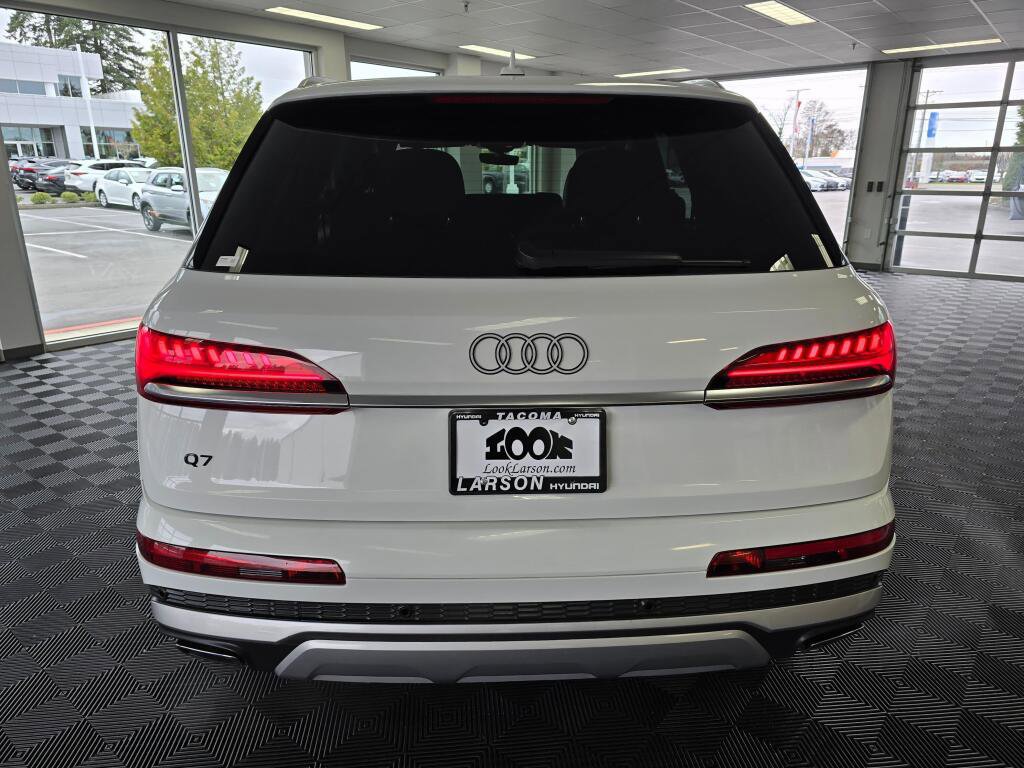 Used 2025 Audi Q7 3.0T Premium Plus AWD/4WD image 4