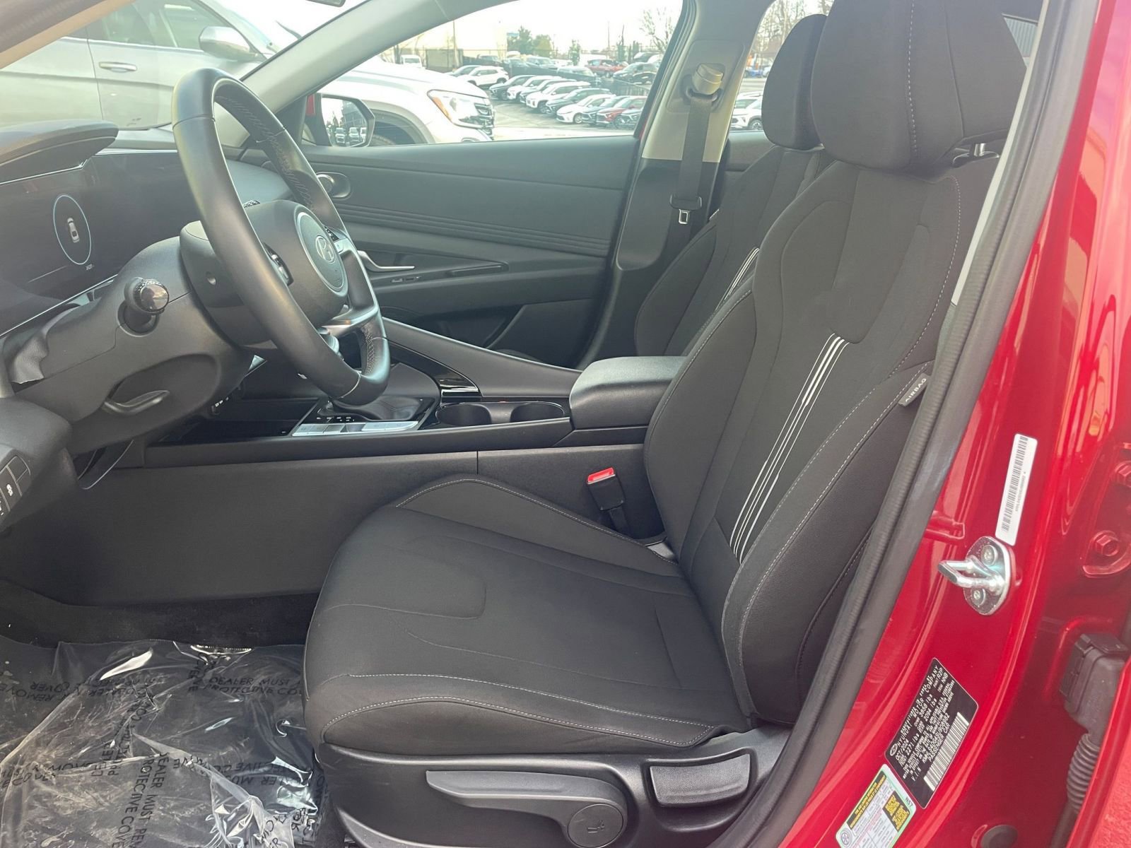 Used 2025 Hyundai Elantra SEL image 24