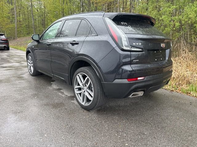 Used 2023 Cadillac XT4 Sport AWD/4WD image 3