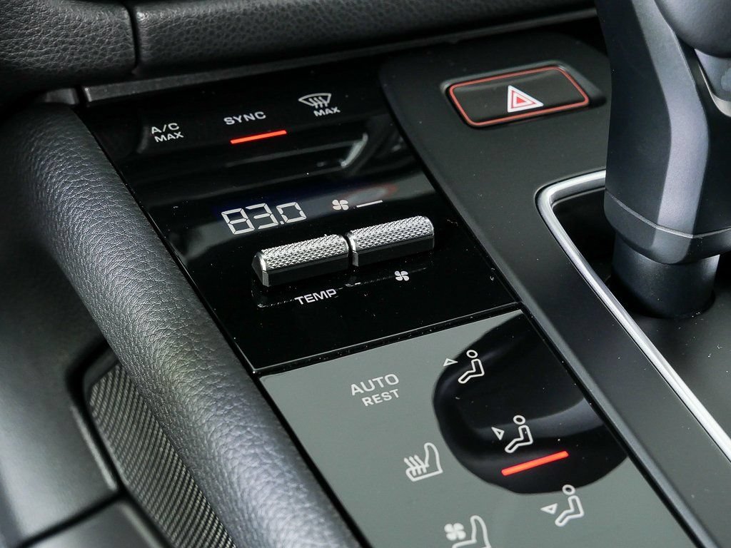 Certified 2026 Porsche Macan AWD/4WD image 17