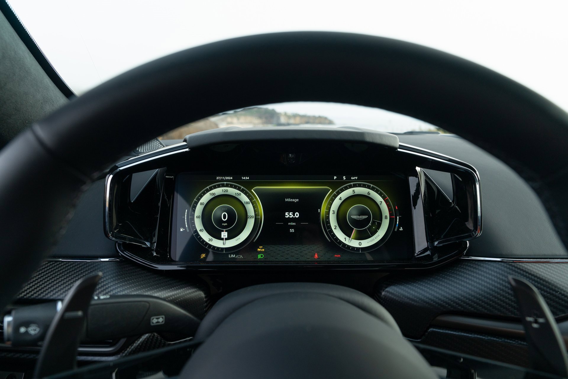 Used 2025 Aston Martin V8 Vantage Coupe image 13