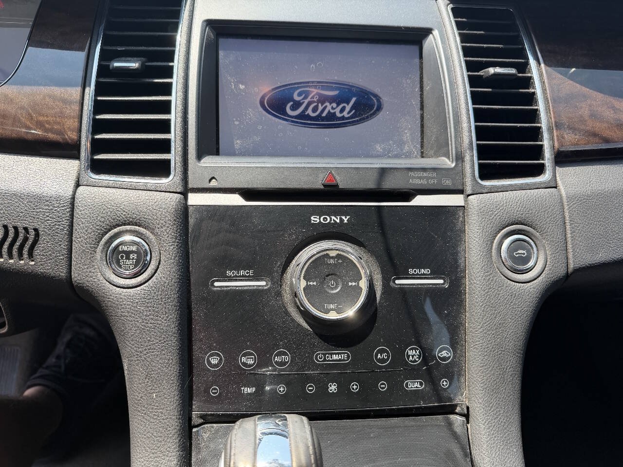 Used 2013 Ford Taurus Limited FWD image 16