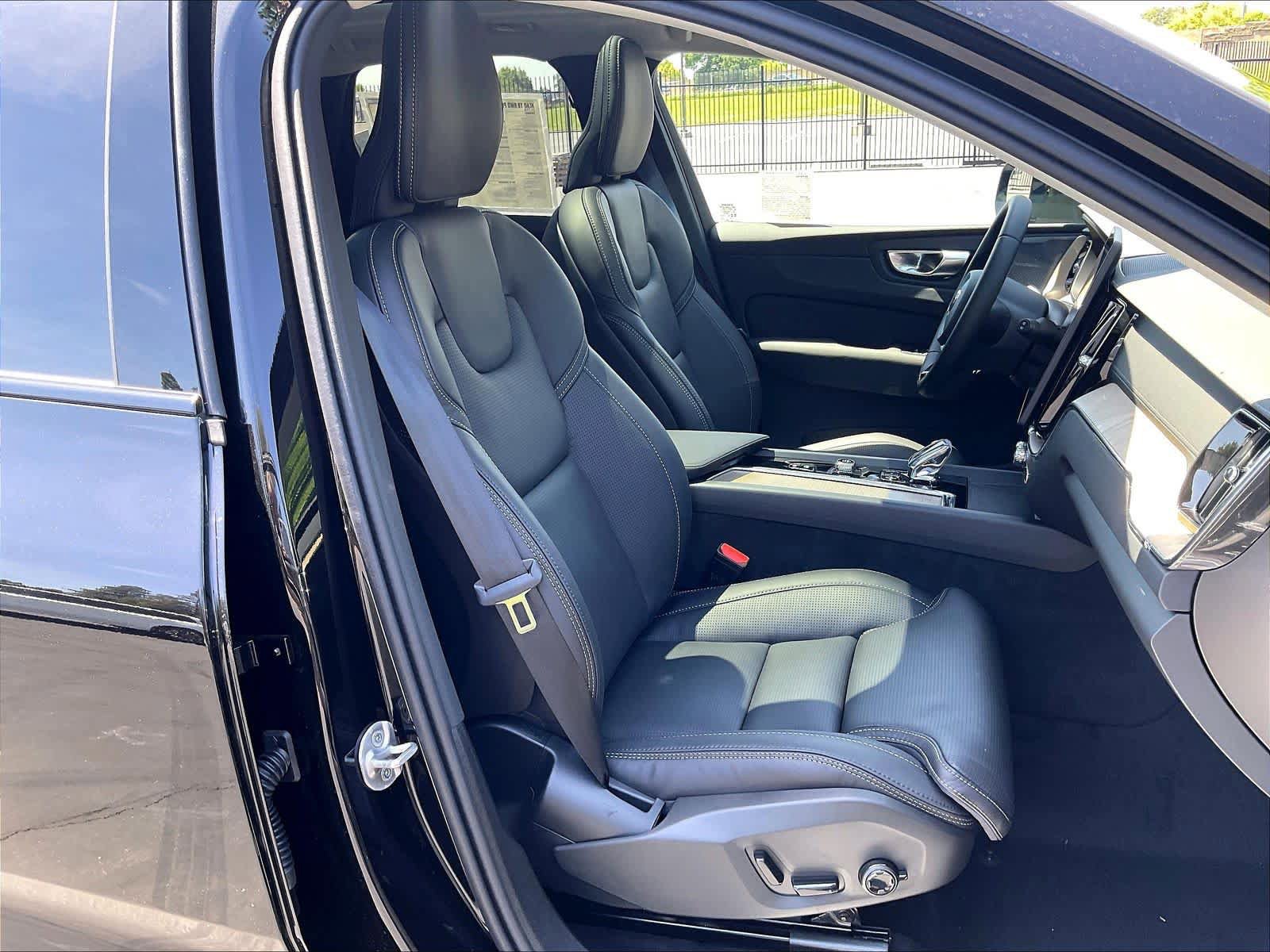 New 2026 Volvo XC60 T8 Ultra w/ Climate Package AWD/4WD image 30