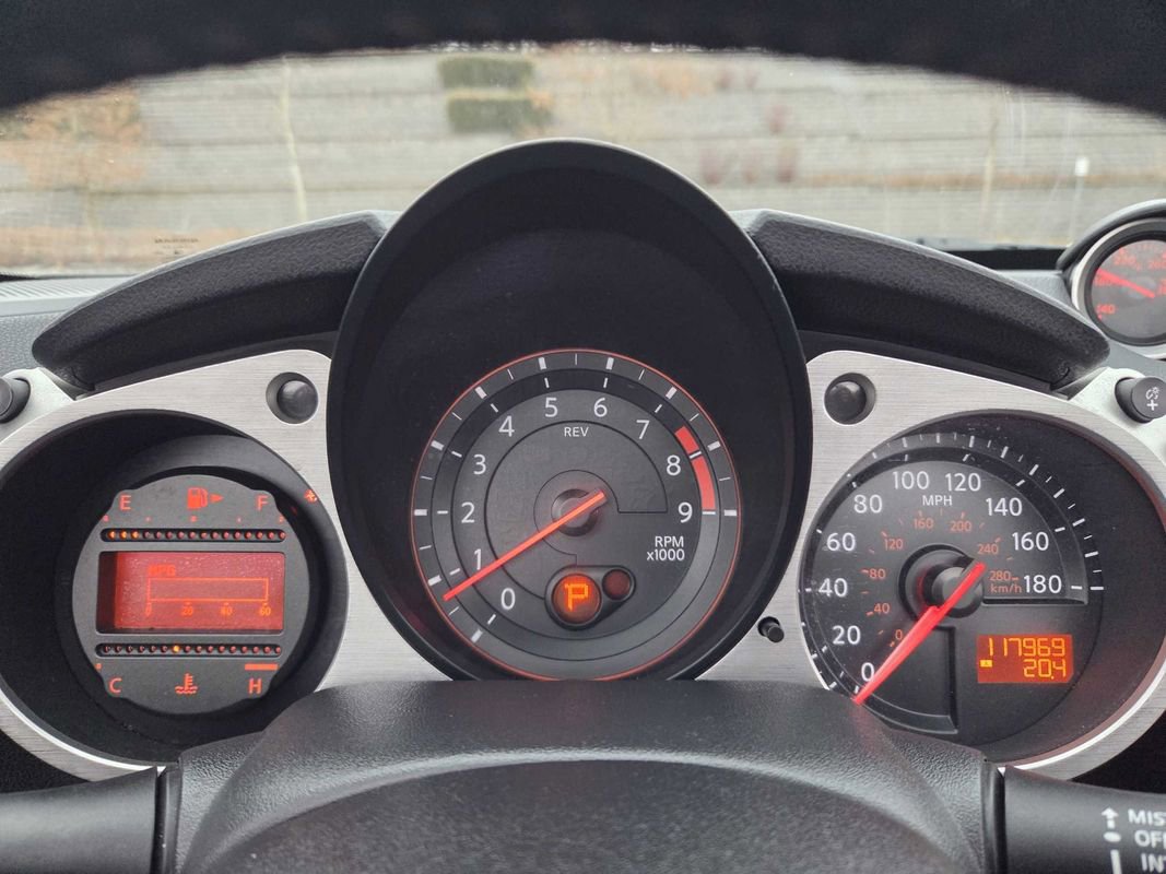 Used 2013 Nissan 370Z Touring w/ Sport Pkg RWD image 20
