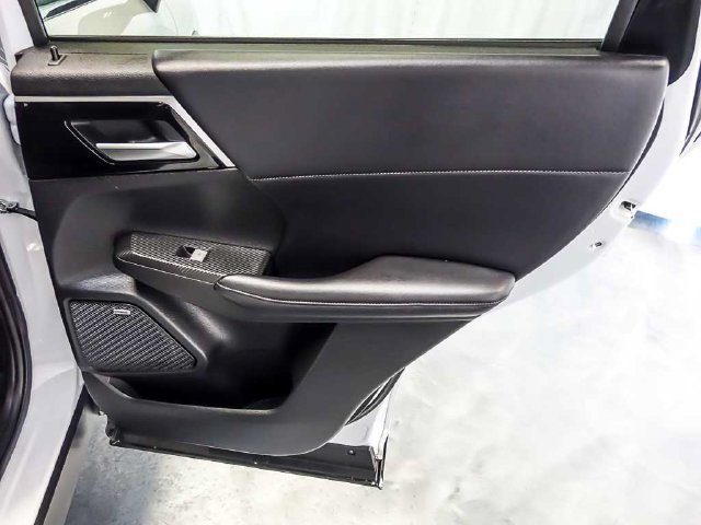 Used 2025 Mitsubishi Outlander SE AWD/4WD image 34