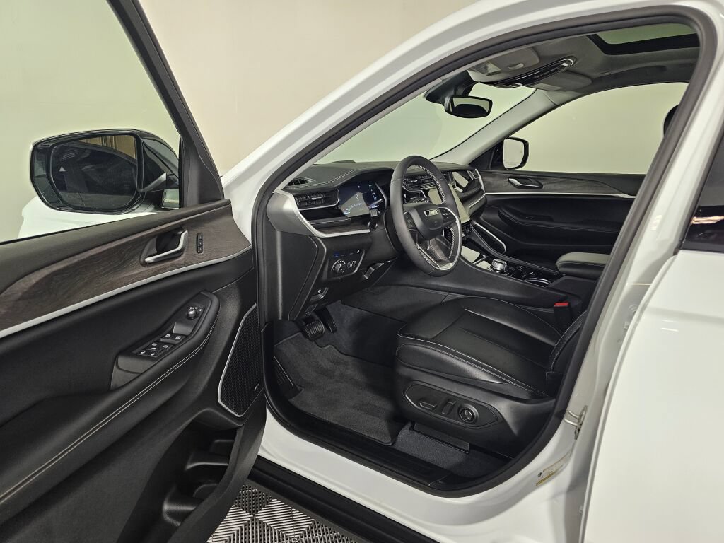 Used 2023 Jeep Grand Cherokee 4WD 4xe image 20