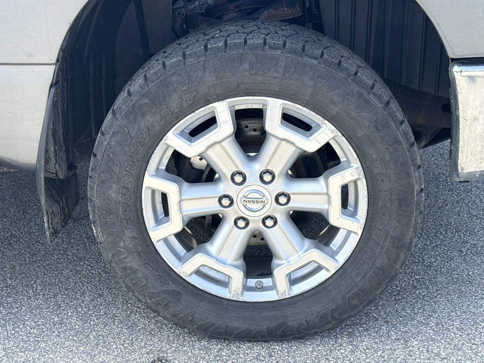 Used 2019 Nissan Titan SV w/ SV Convenience Package image 10