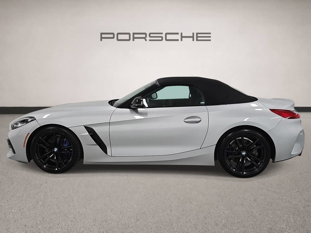 Used 2022 BMW Z4 M40i w/ Shadowloine Package RWD image 2