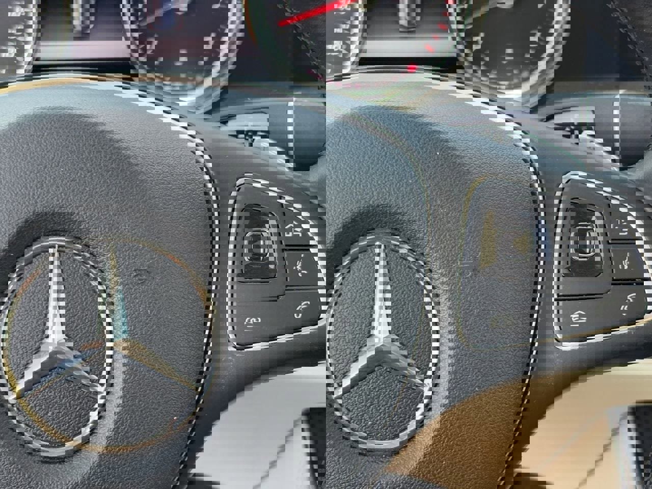 Used 2017 Mercedes-Benz E 400 4MATIC Wagon image 20