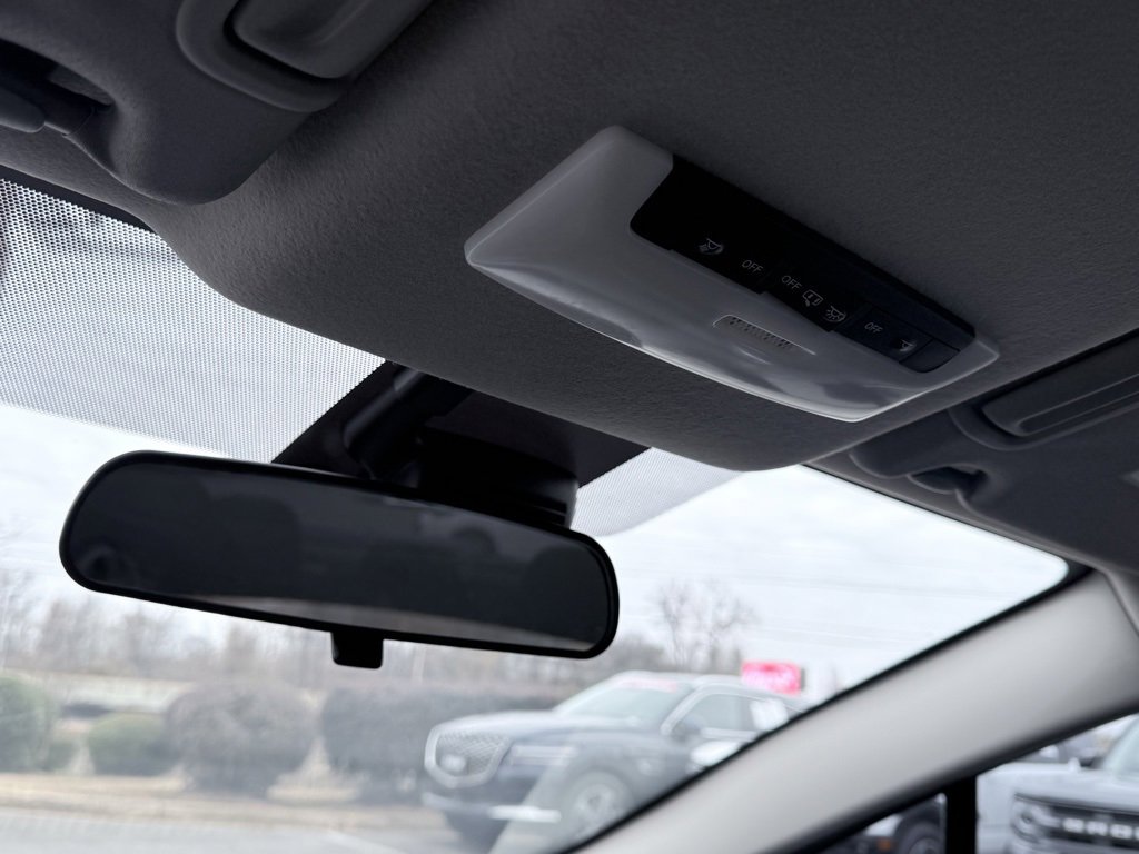 Used 2021 Nissan Versa S image 20