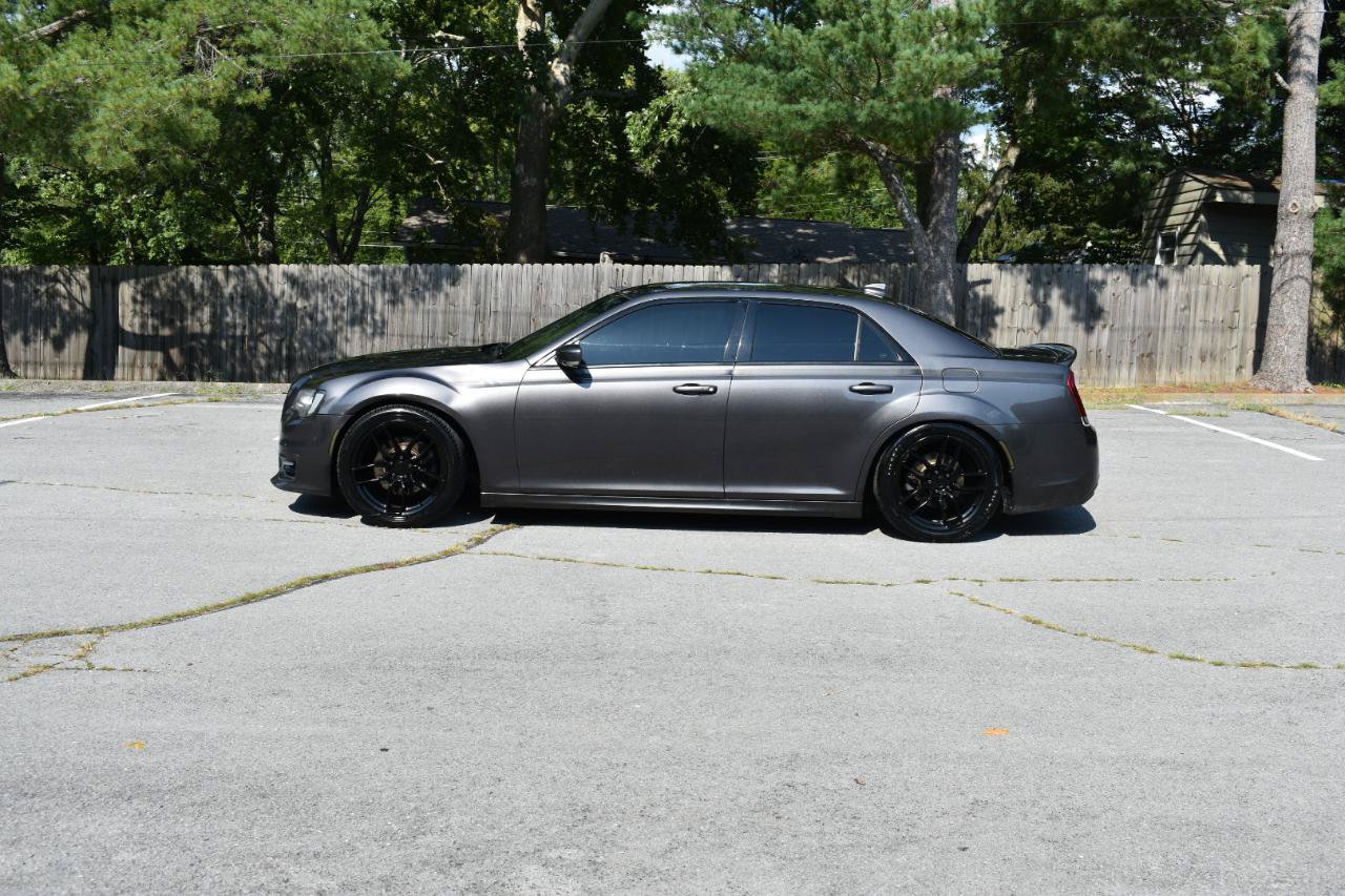 Used 2017 Chrysler 300 S w/ 300S Premium Group 2 w/2_L RWD image 3
