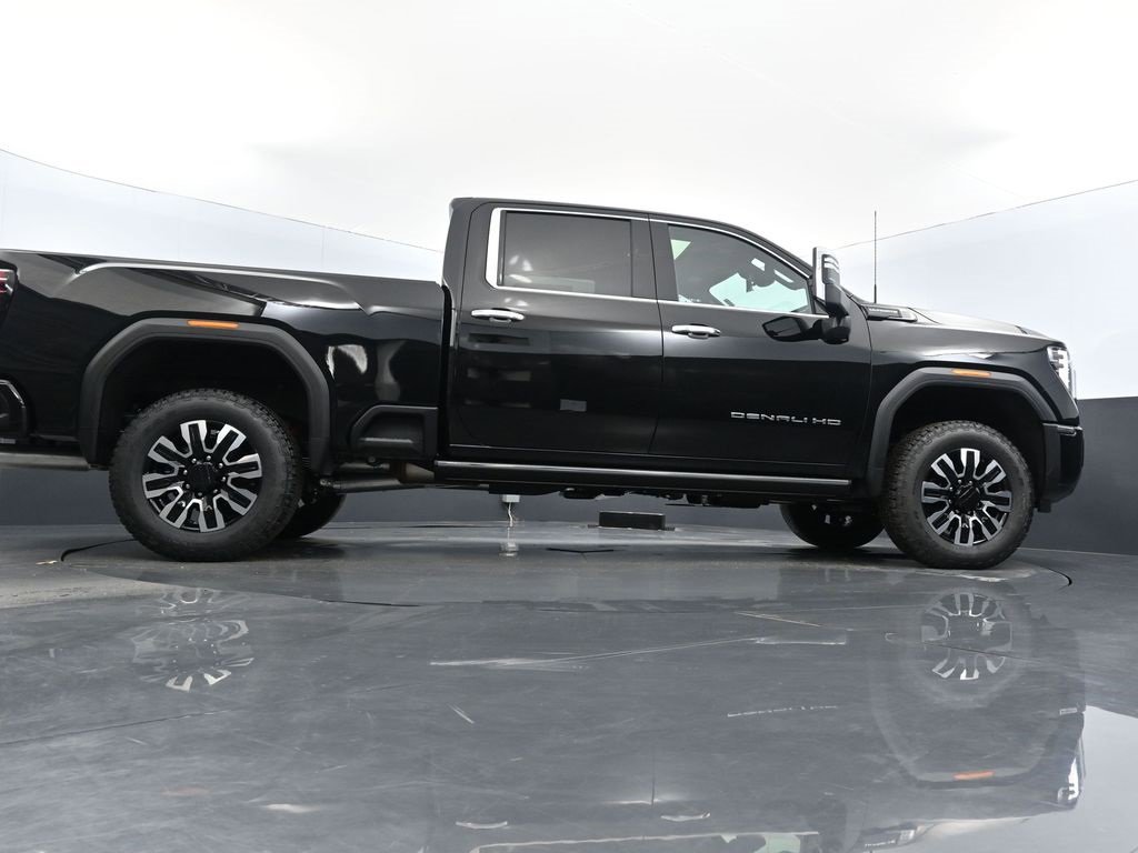 Used 2025 GMC Sierra 3500 Denali Ultimate w/ Snow Plow Prep/Camper Package image 21