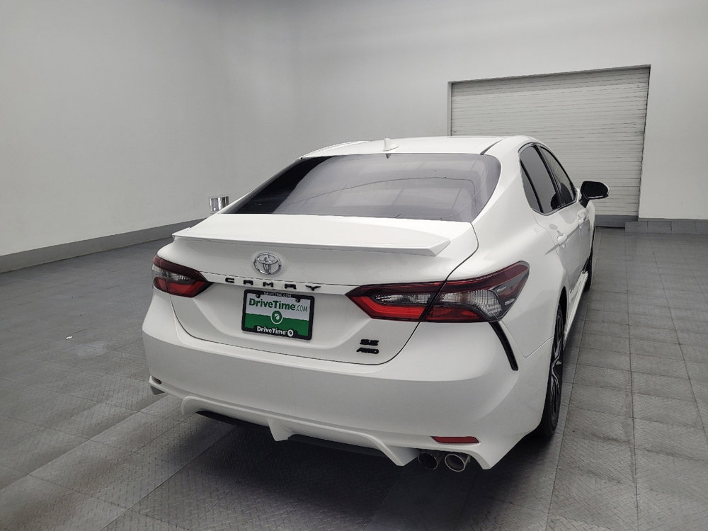 Used 2021 Toyota Camry SE w/ Cold Weather Package image 9