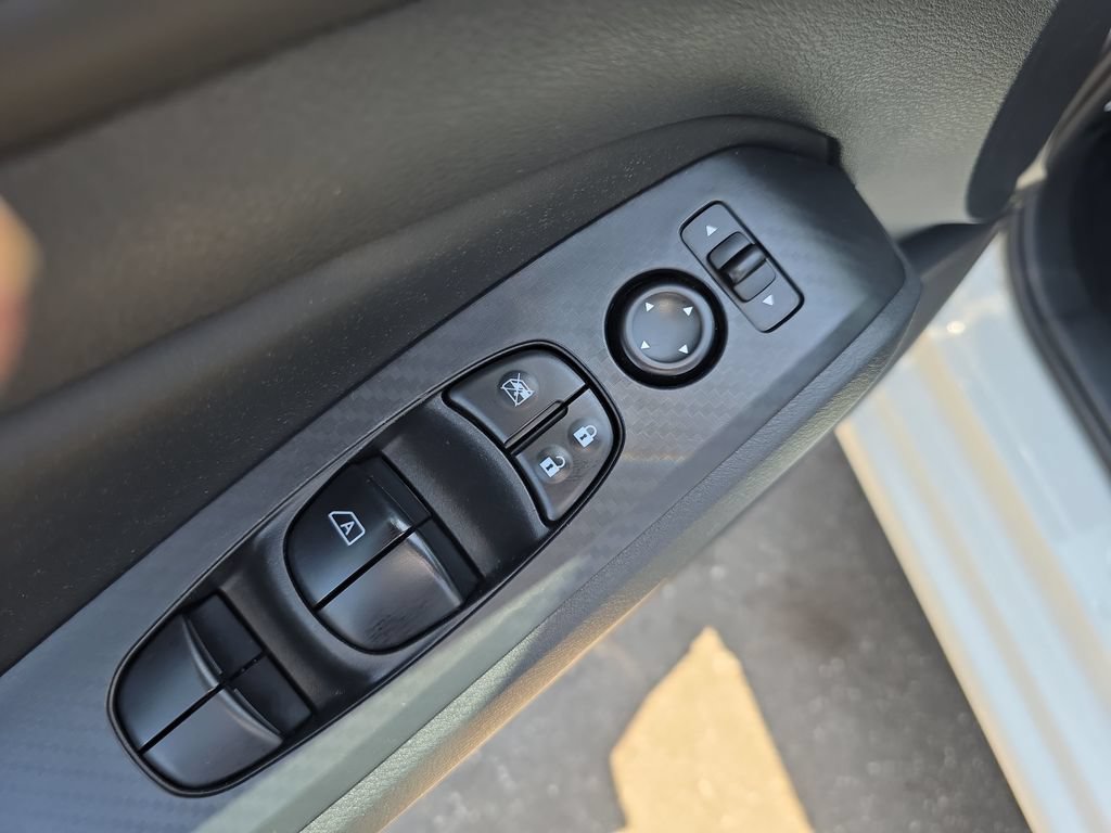 Used 2025 Nissan Altima 2.5 S FWD image 11