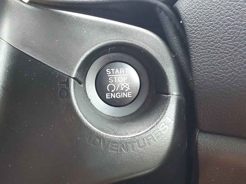 Certified 2022 Jeep Renegade Altitude w/ Sun/Sound Group AWD/4WD image 31