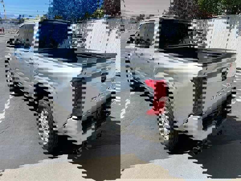 Used 2025 Toyota Tacoma SR5 image 5