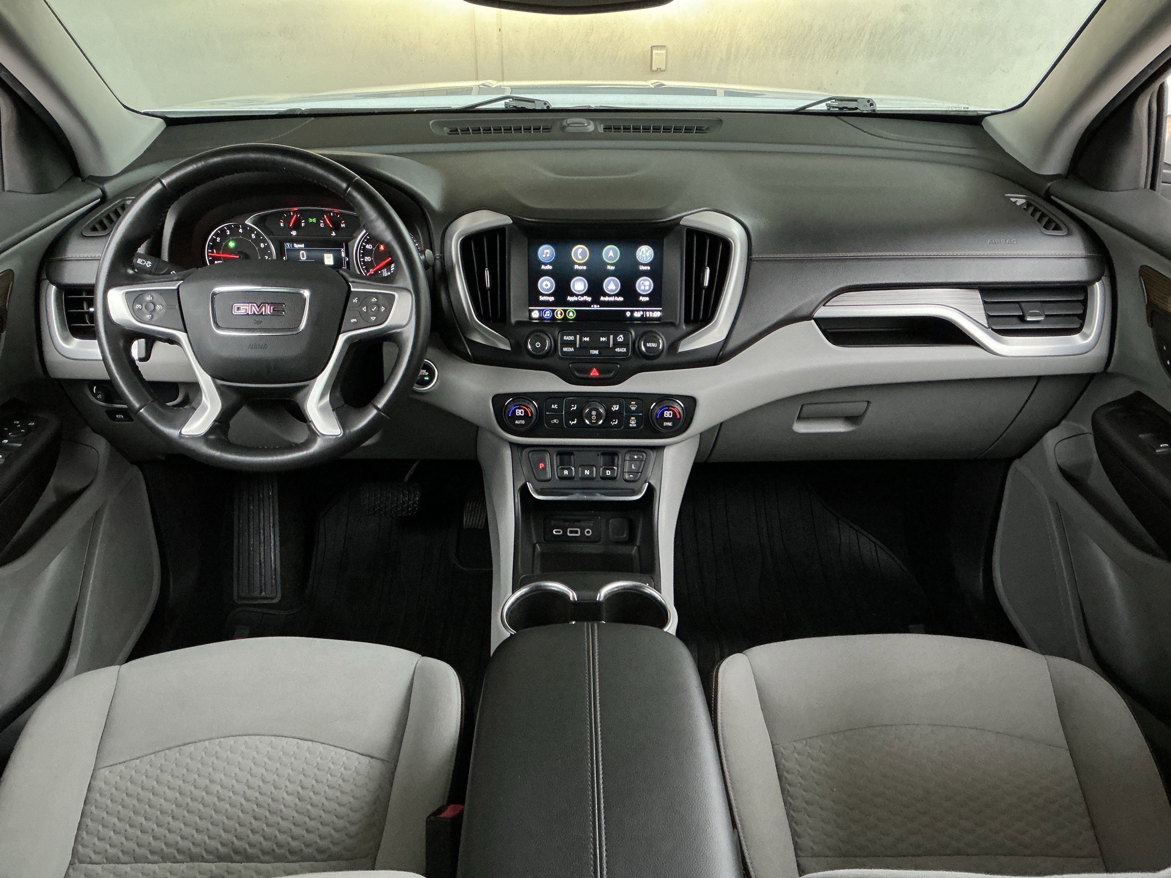 Used 2018 GMC Terrain SLE w/ Driver Convenience Package image 4