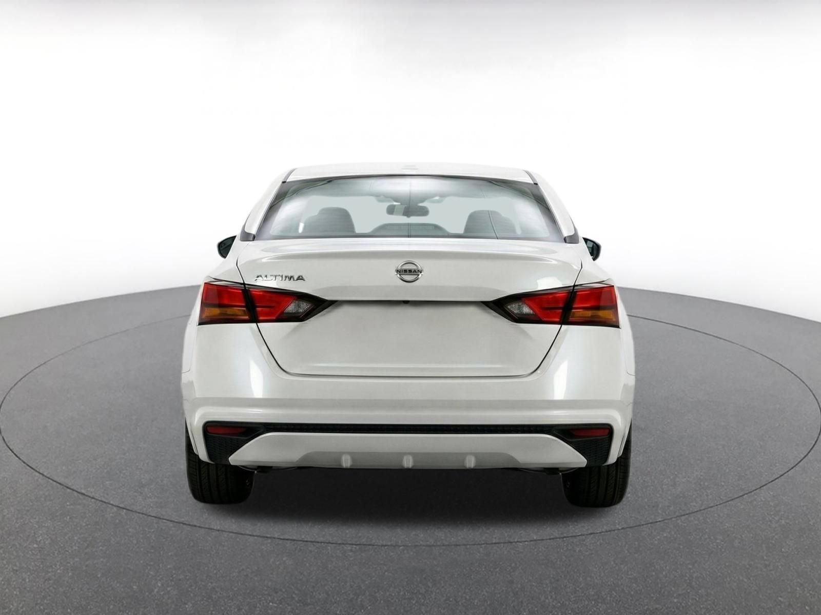 Used 2025 Nissan Altima 2.5 SV FWD image 8