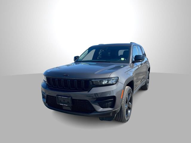 Used 2023 Jeep Grand Cherokee Altitude image 1
