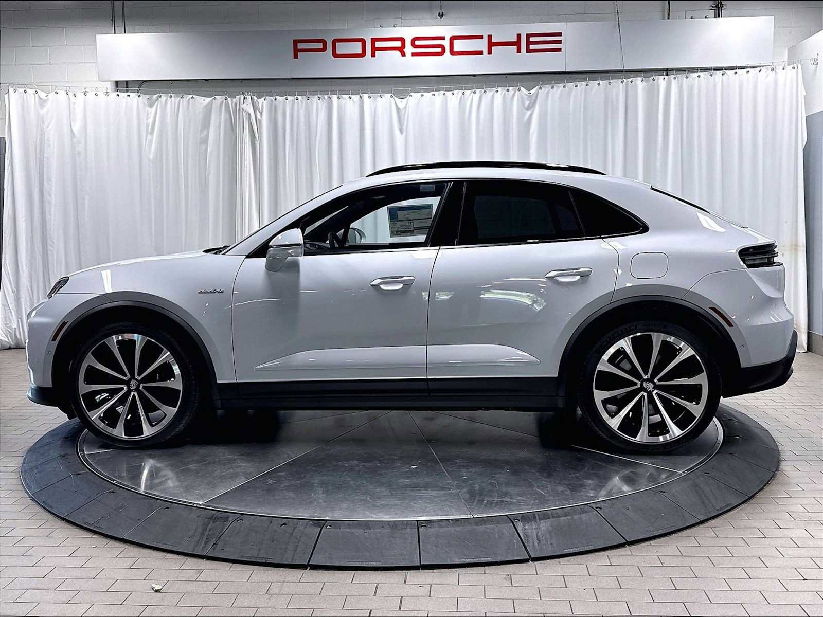 New 2026 Porsche Macan Electric RWD image 2