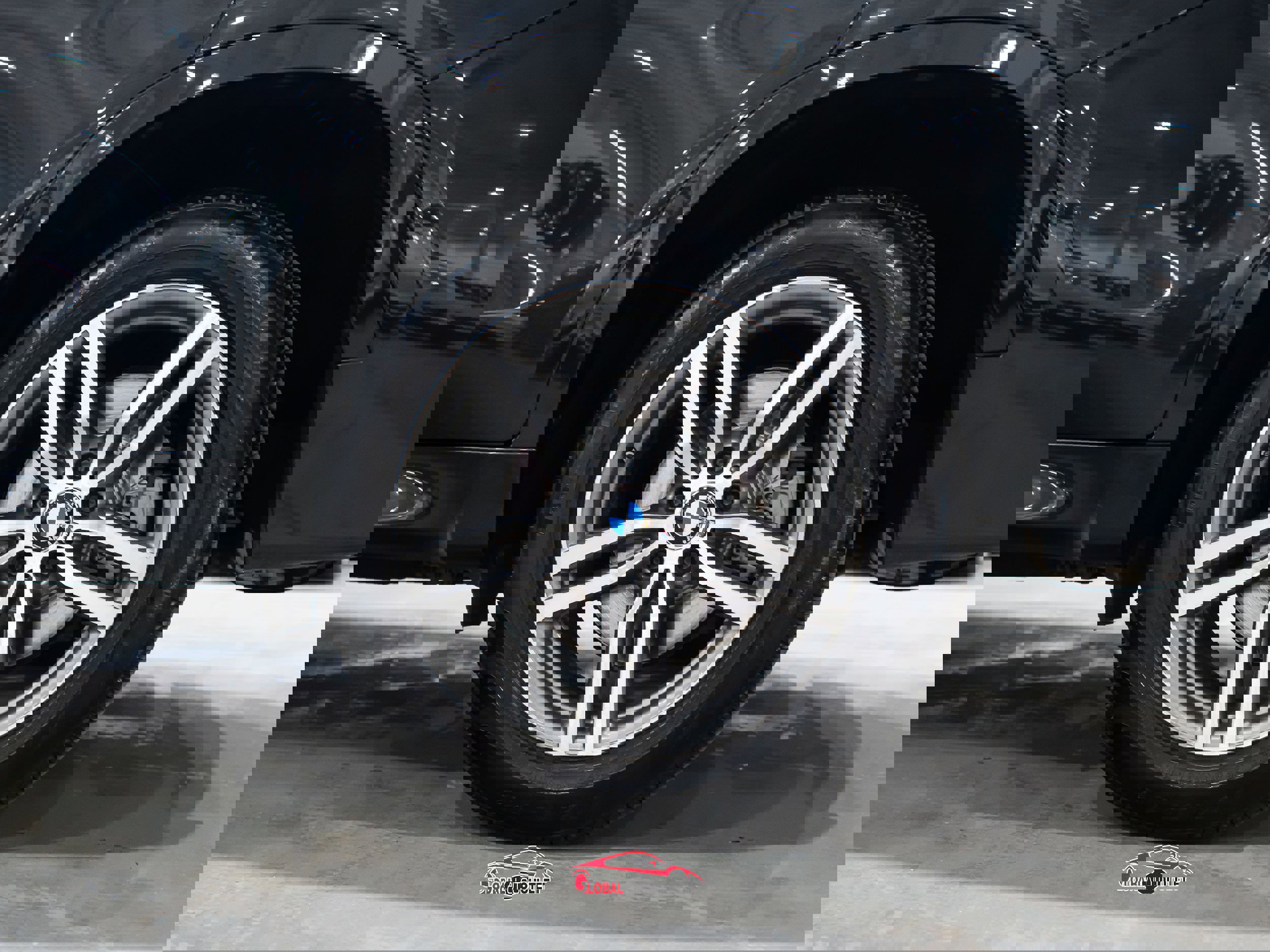 Used 2019 BMW X6 xDrive50i w/ M Sport Package image 12