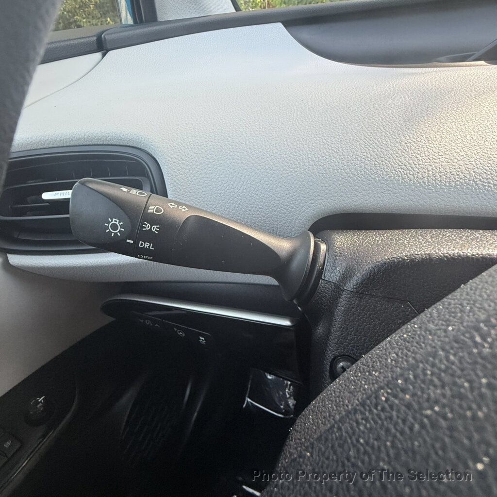 Used 2019 Toyota Prius LE FWD image 28