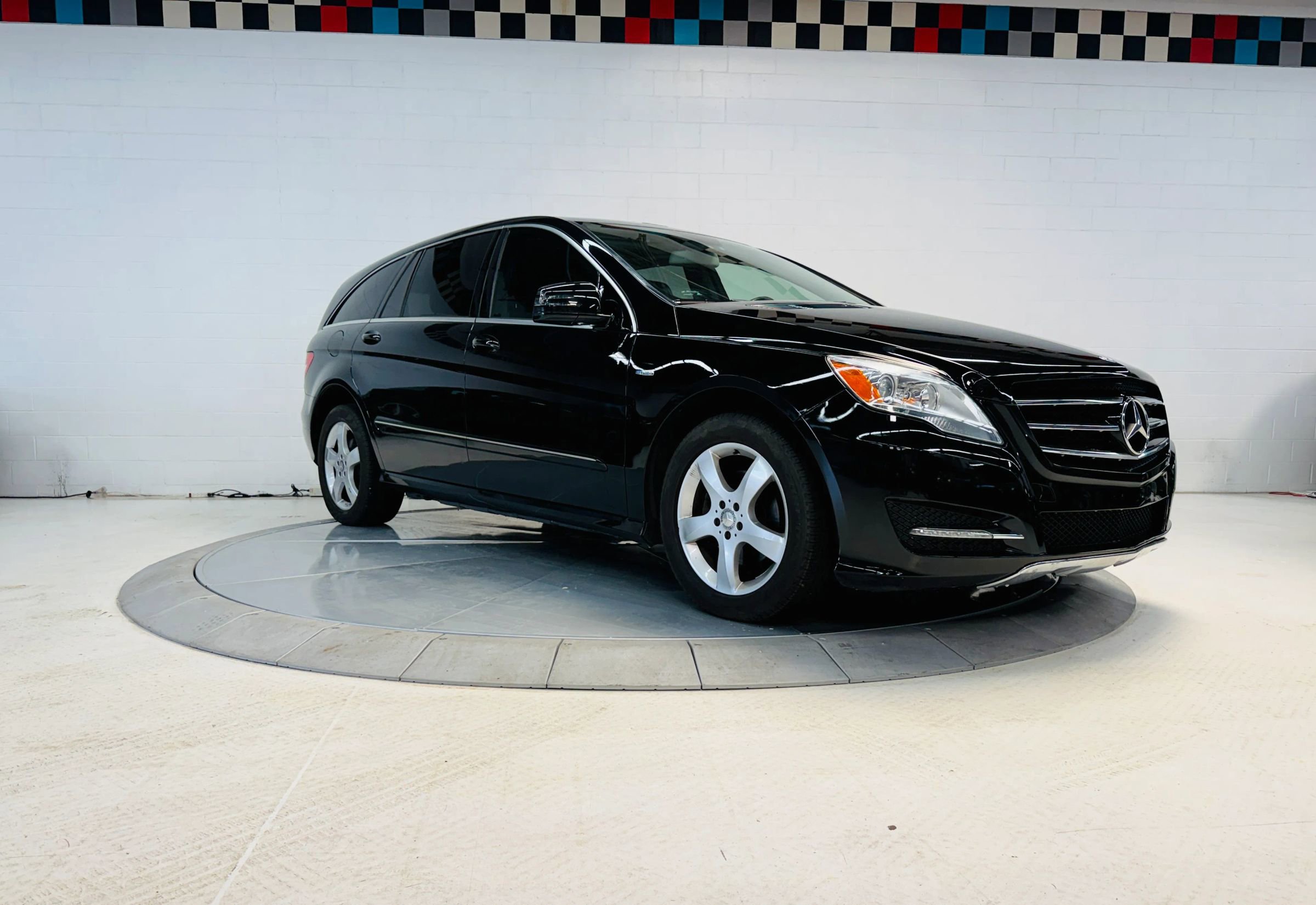 Used 2012 Mercedes-Benz R 350 4MATIC image 22