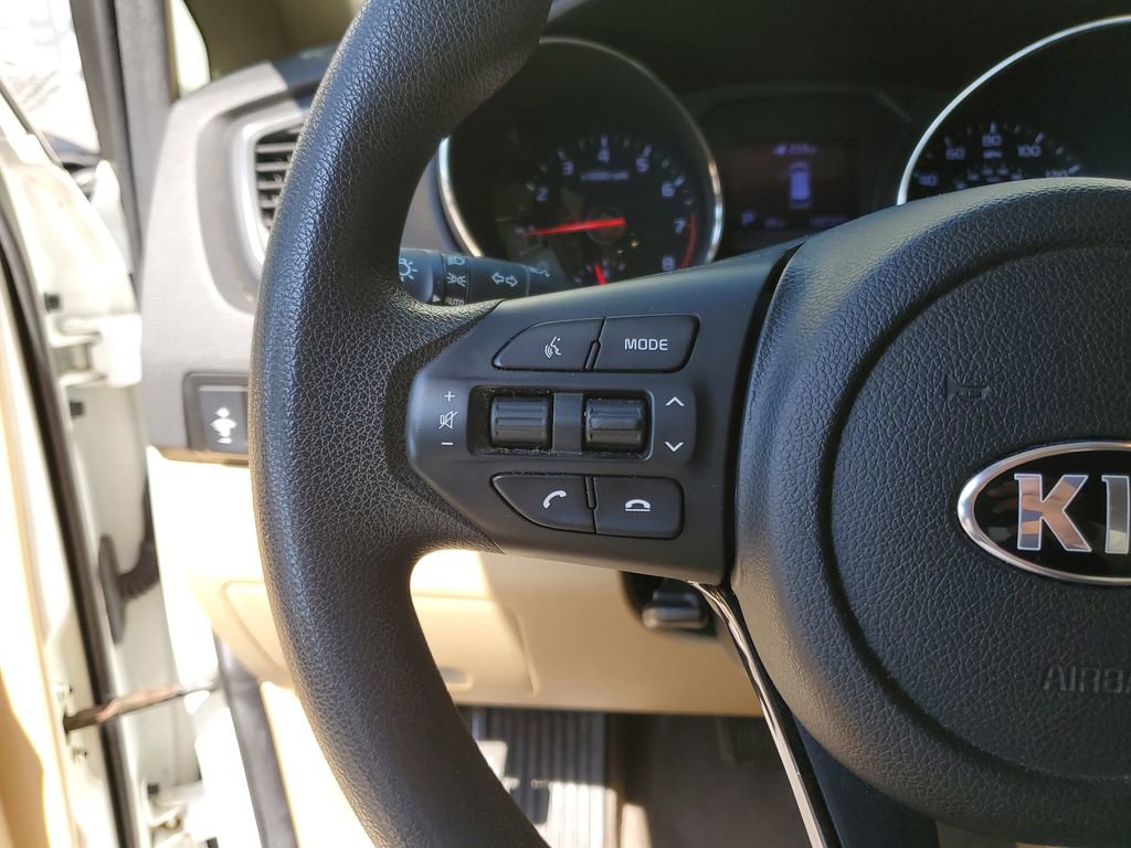 Used 2020 Kia Sedona LX FWD image 23