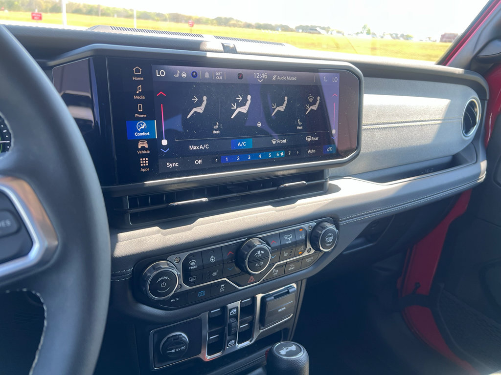 Used 2025 Jeep Wrangler Sahara w/ Safety Group image 21