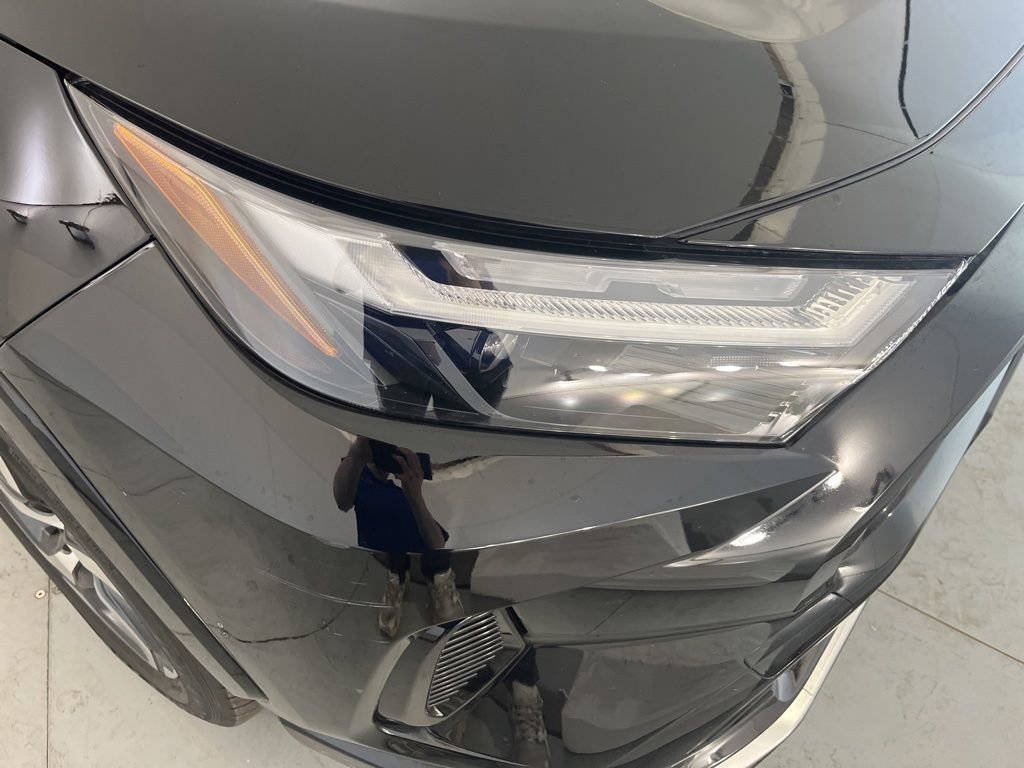 Used 2023 Toyota RAV4 SE w/ Weather & Moonroof Package image 35