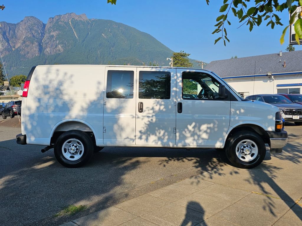 Certified 2025 Chevrolet Express 2500 w/ Driver Convenience Package RWD image 4