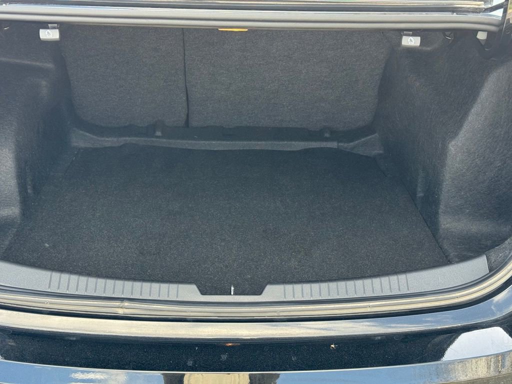 Used 2022 Chevrolet Malibu LS image 14