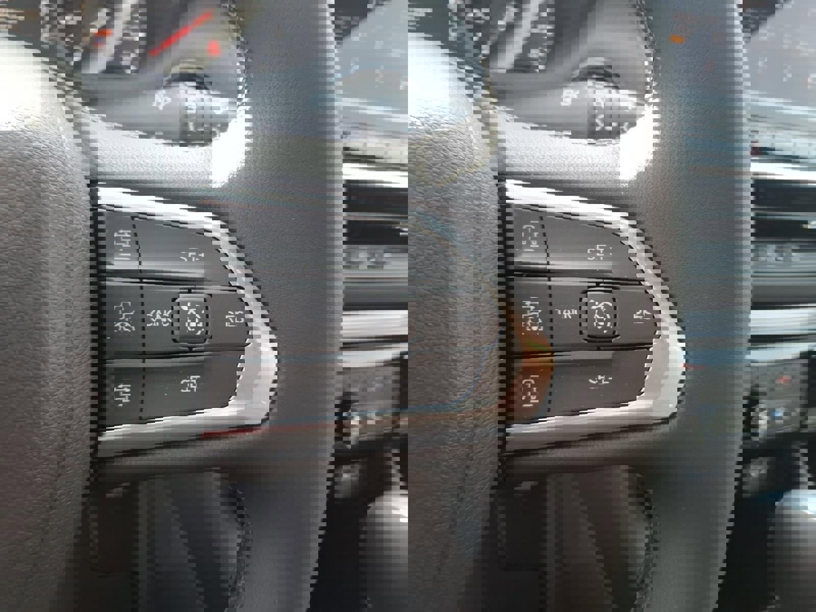 New 2026 Jeep Compass Latitude image 10