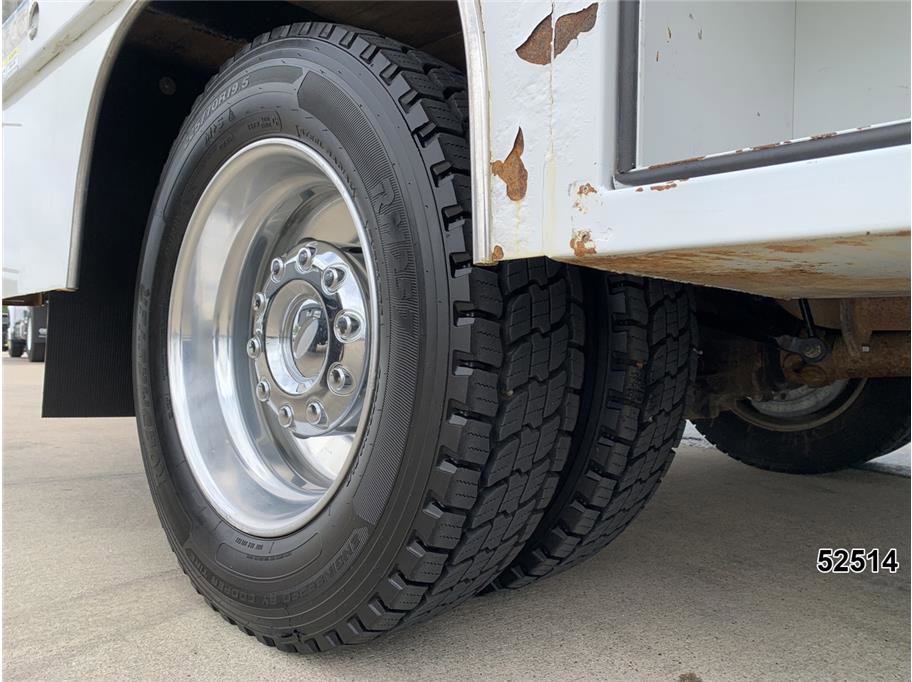 Used 2012 Ford F550 4x4 Crew Cab Super Duty w/ Payload Upgrade Pkg image 19