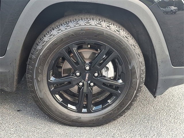 Used 2023 GMC Terrain AT4 image 12