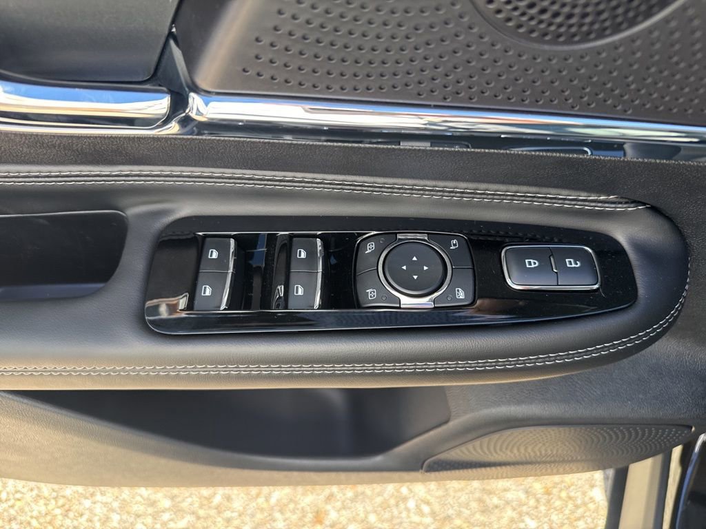 New 2026 Lincoln Corsair Premiere image 9