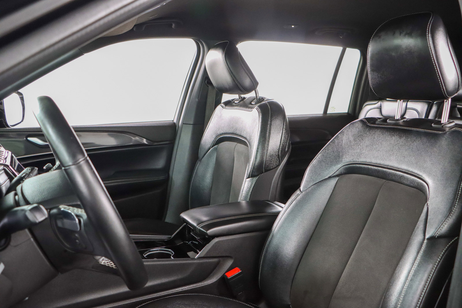 Used 2022 Jeep Grand Cherokee L Laredo image 23