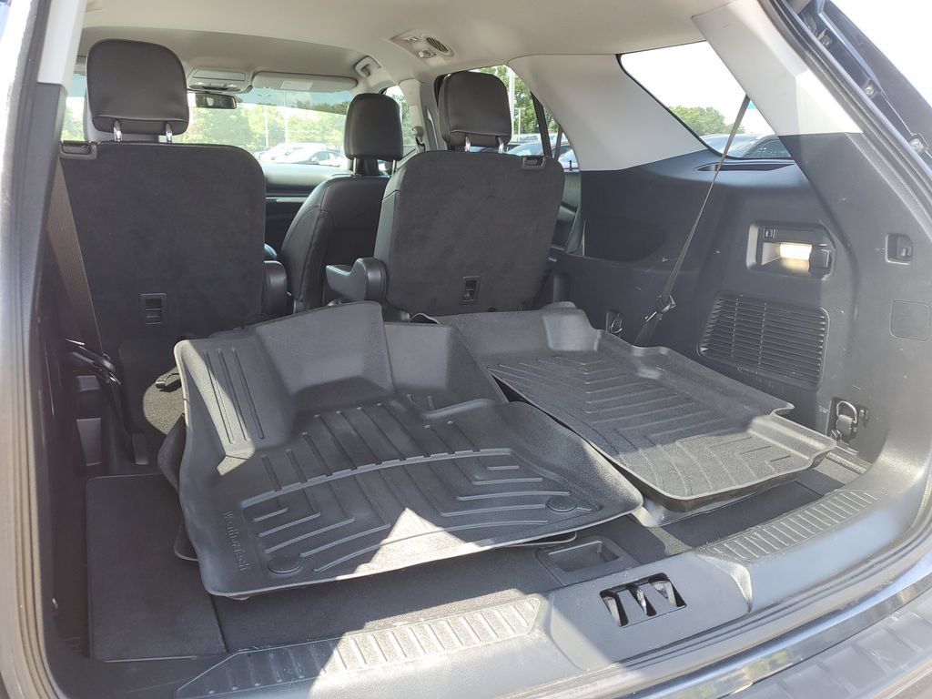 Used 2022 Ford Explorer XLT w/ Equipment Group 202A AWD/4WD image 33