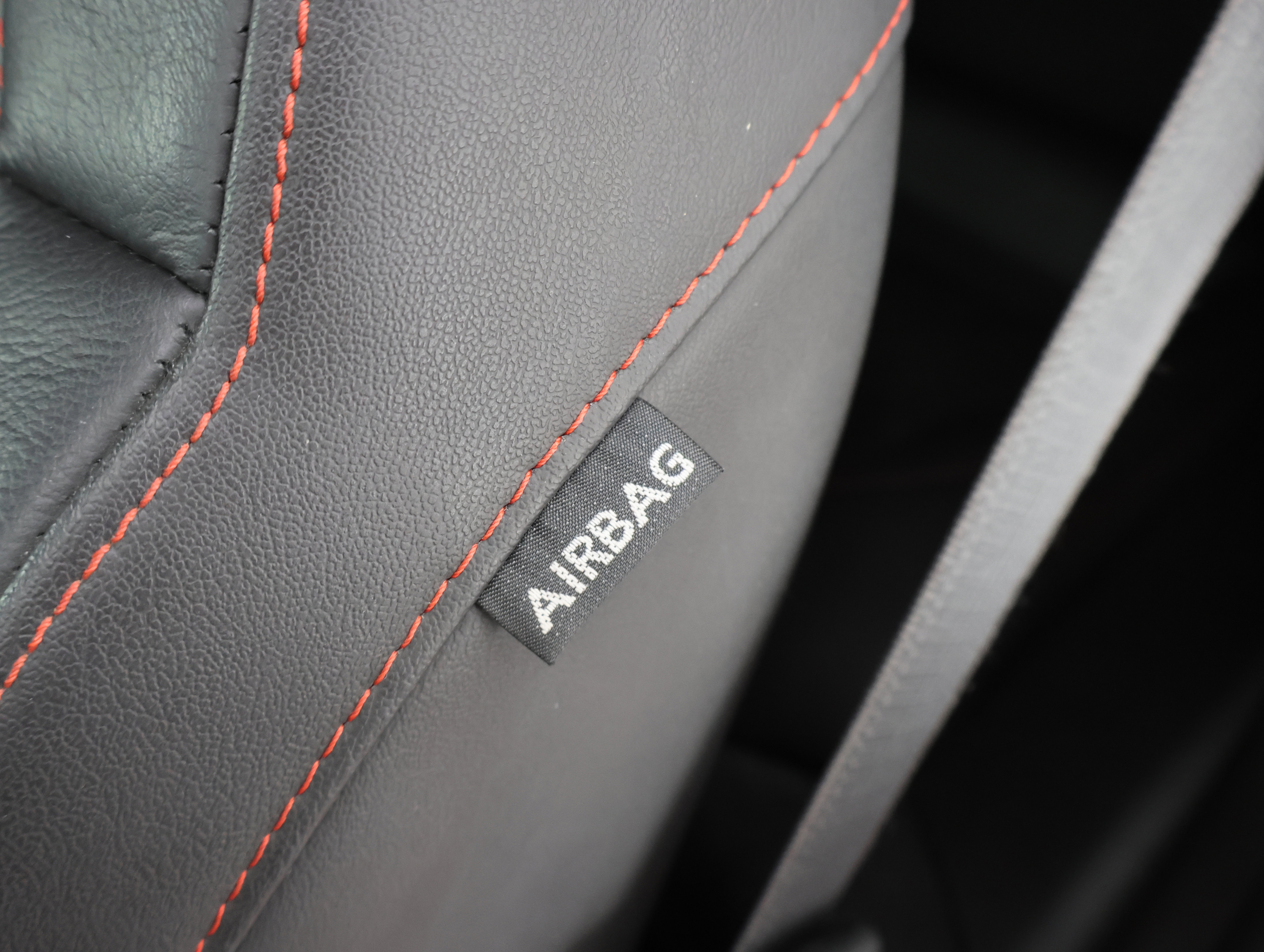 Used 2021 Chevrolet Camaro ZL1 RWD image 38