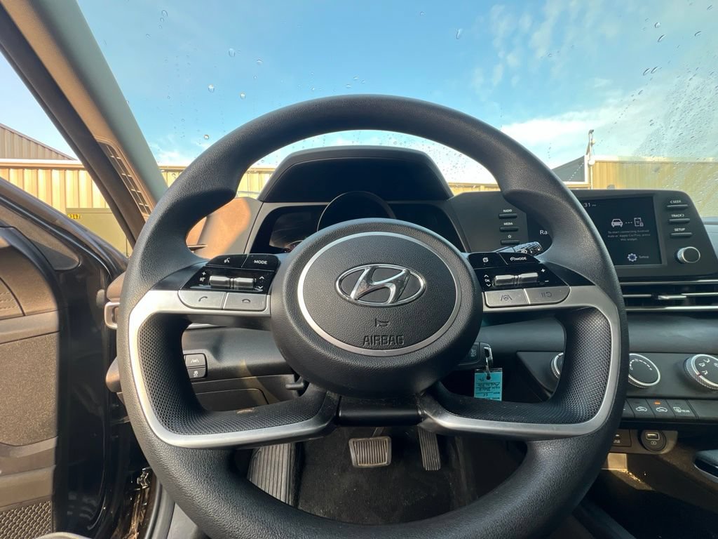 Used 2023 Hyundai Elantra SE FWD image 14