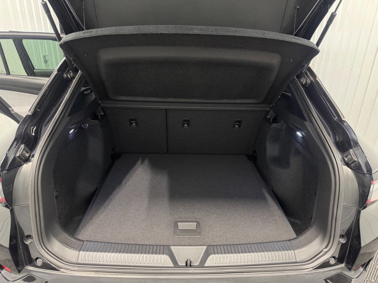 Used 2023 Volkswagen ID.4 S image 13