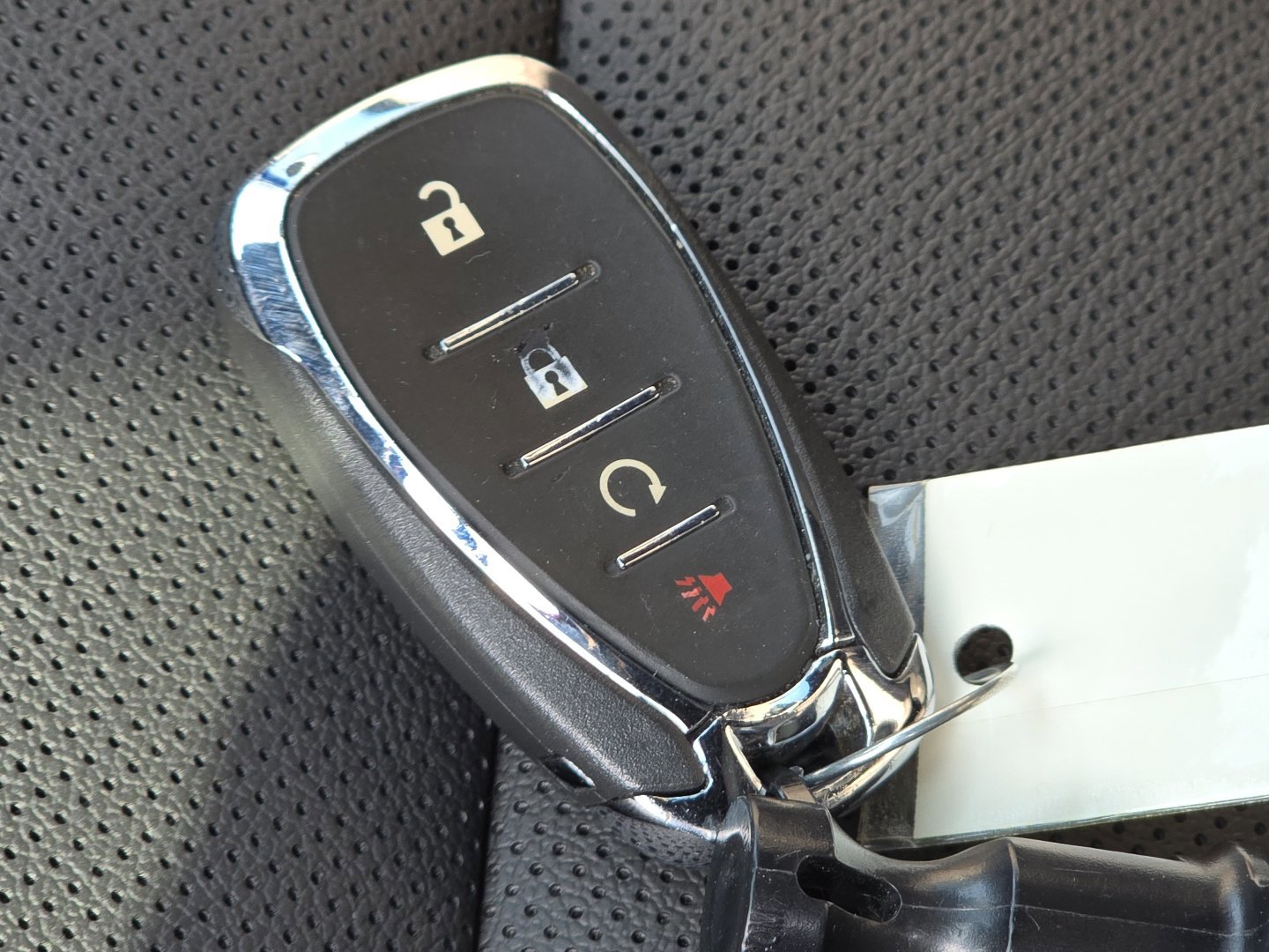 Used 2024 Chevrolet Trax RS w/ Sunroof Package FWD image 33