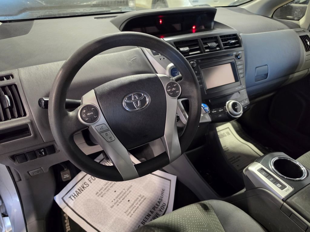 Used 2014 Toyota Prius V Three FWD image 4