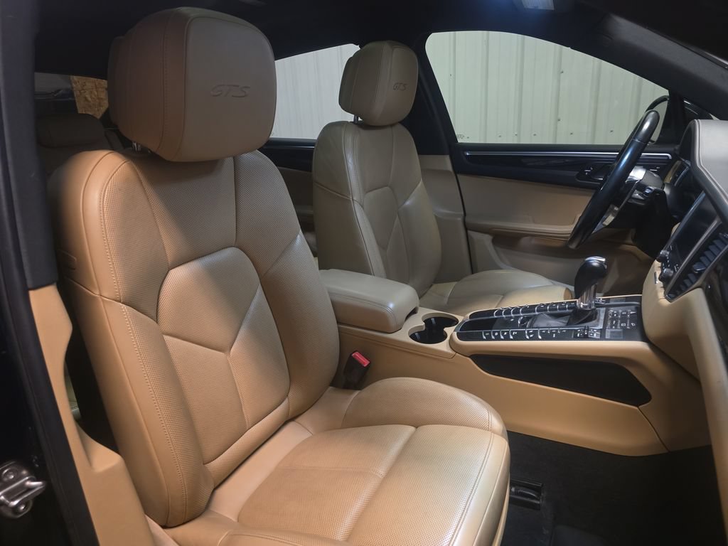 Used 2018 Porsche Macan GTS AWD/4WD image 31