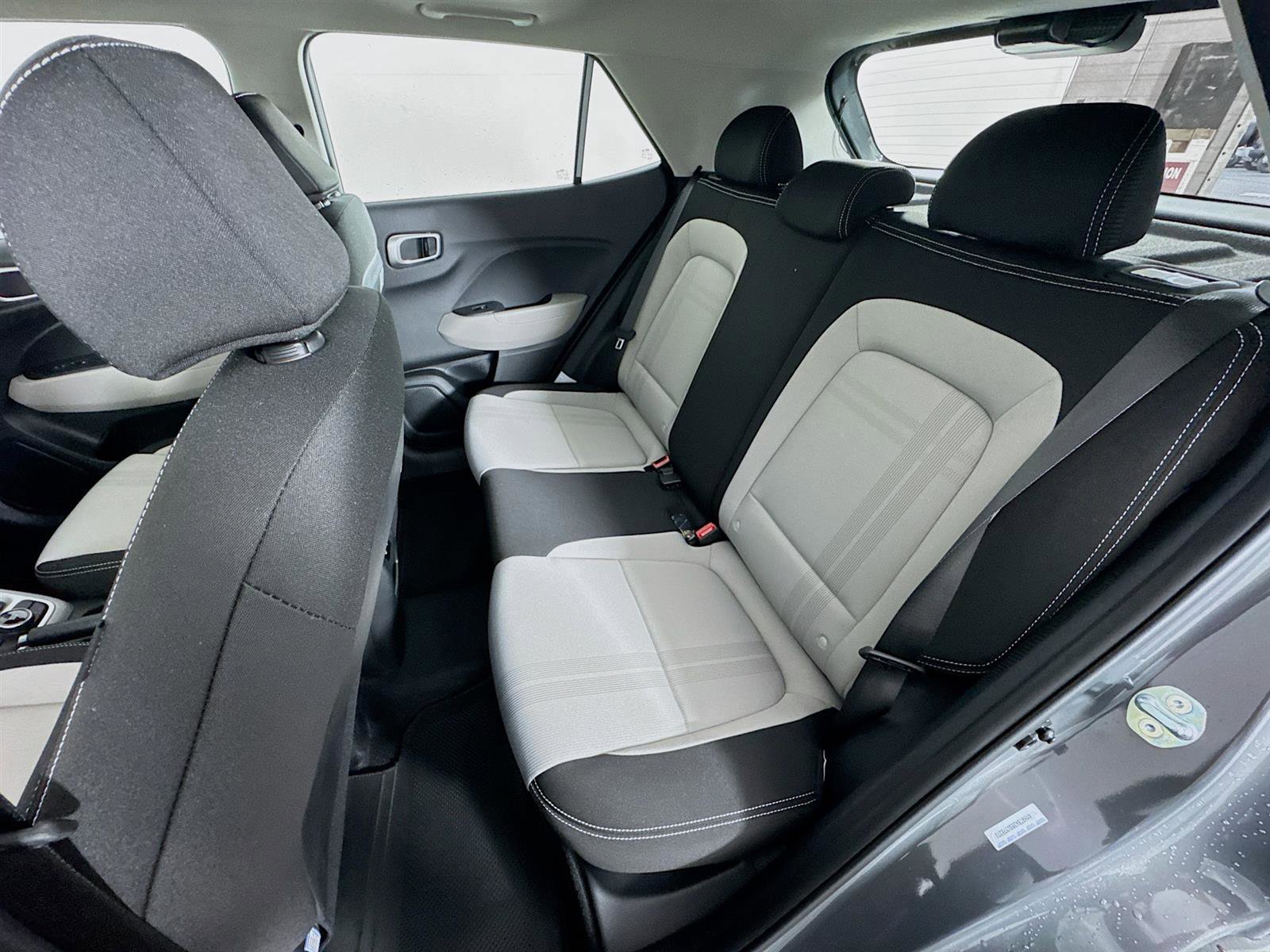 New 2025 Hyundai Venue SEL image 21