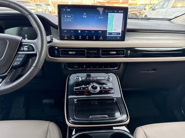 Certified 2023 Lincoln Nautilus AWD w/ Premium Package image 20