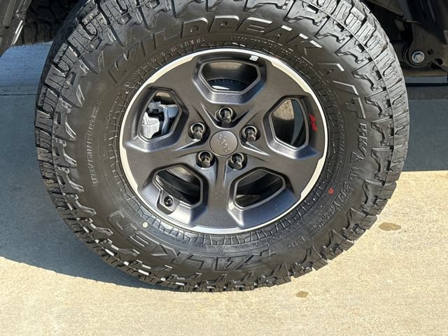 Used 2023 Jeep Gladiator Rubicon w/ LED Lighting Group AWD/4WD image 10