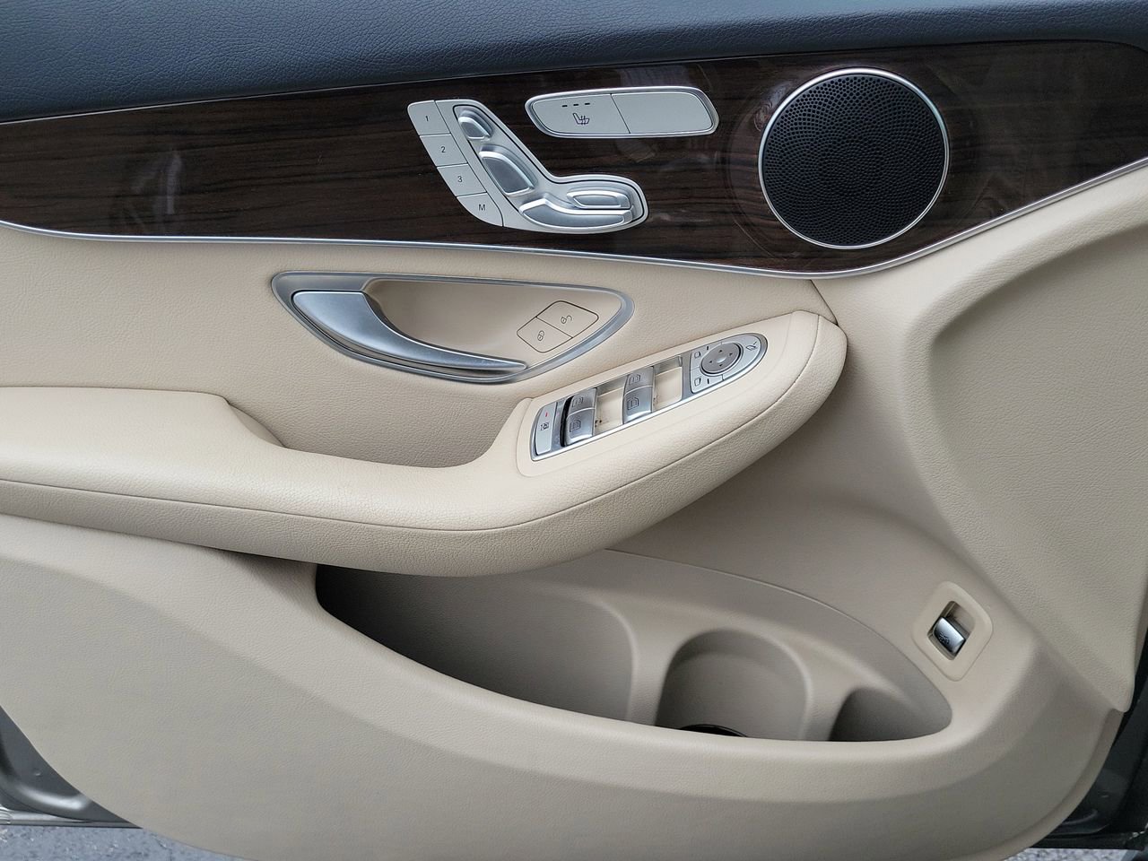 Certified 2022 Mercedes-Benz GLC 300 image 22